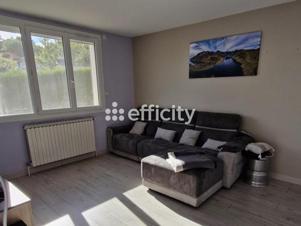 Maison
         5 pièces
        - 115 m² Exclusivité 275 000 € *