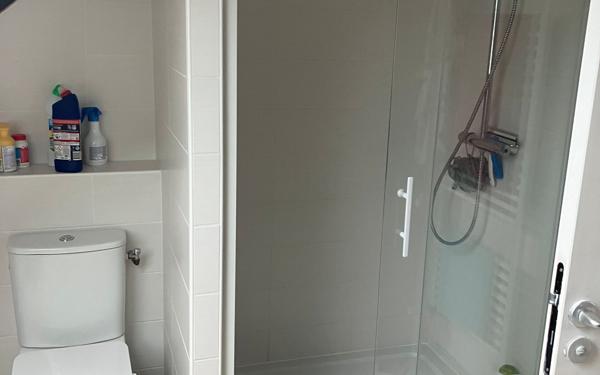 Immeuble à vendre    10 pièces •  Bourg-Achard