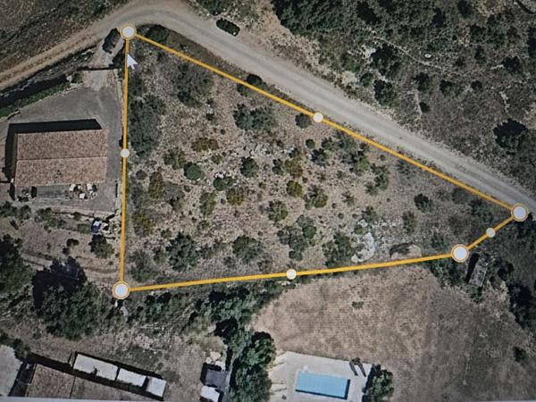 ESCALES ,10 mn de LEZIGNAN , TERRAIN VIABILISE 1340 m2