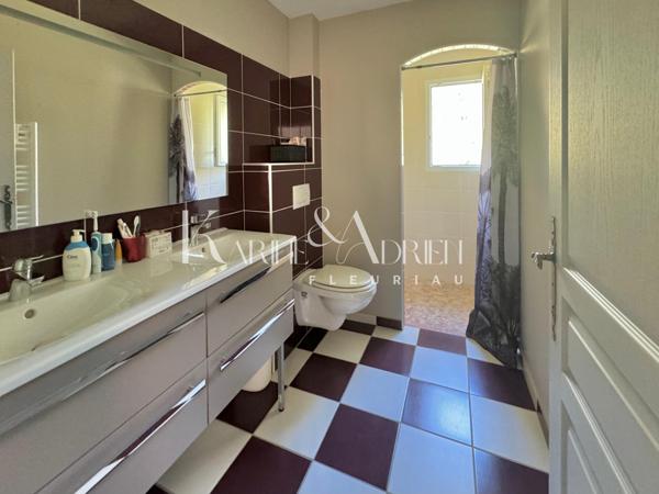 Maison contemporaine 7 chambres, double garage et piscine