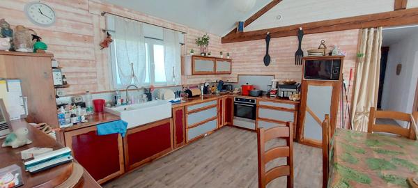 BELLE VILLA DE PLAIN PIED AVEC PISCINE QUARTIER CANONGES PROCHE TOUTES COMMODITES ET AXE ROUTIERS TOUT EN ETANT AU CALME