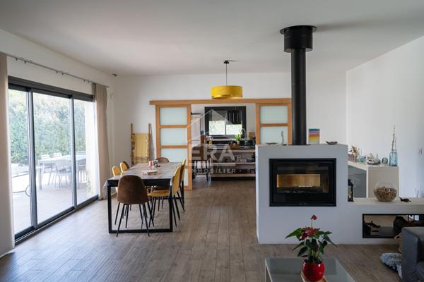 Maison familiale de 168 m² avec piscine, garage double et 5 chambres ? Secteur recherché