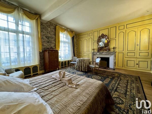 Maison 9 pièces de 350 m² à Château-Thierry (02400)