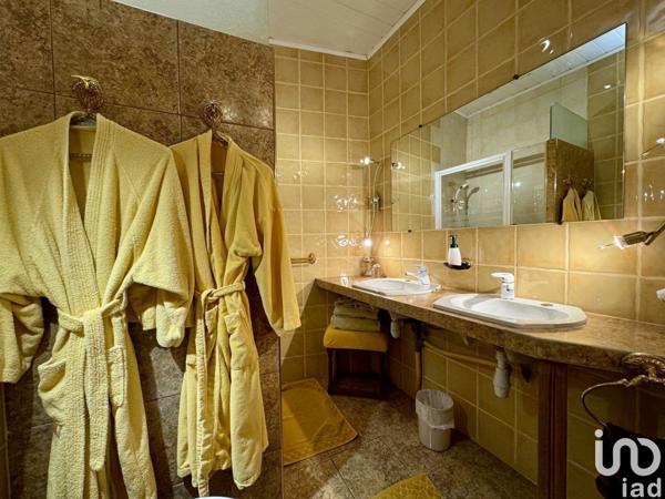 Maison 9 pièces de 350 m² à Château-Thierry (02400)