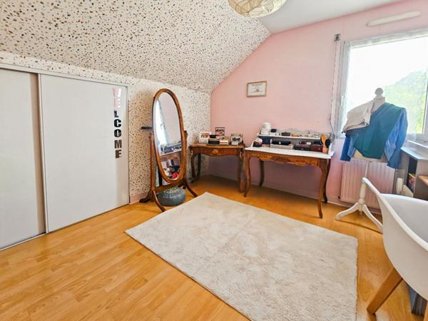 Maison familiale à Sainte-Gemmes-sur-Loire idéalement située - coup de coeur assuré !