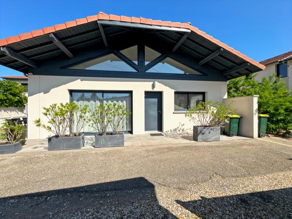 Collonges-au-Mont-d'Or (69660) À Vendre – Maison contemporaine rare à Collonges-au-Mont-d’Or