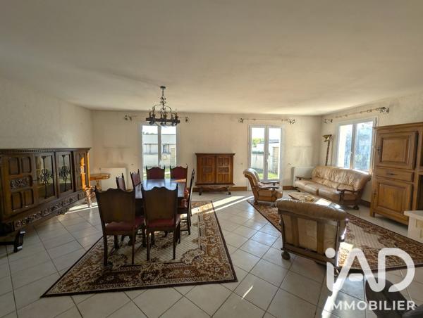 Maison à vendre 8 pièces 159,96 m² Saint-Yrieix-sur-Charente