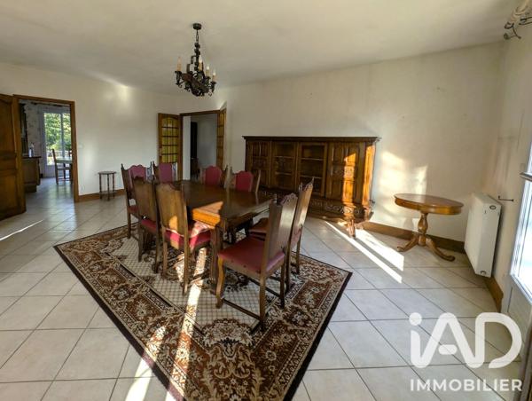 Maison à vendre 8 pièces 159,96 m² Saint-Yrieix-sur-Charente