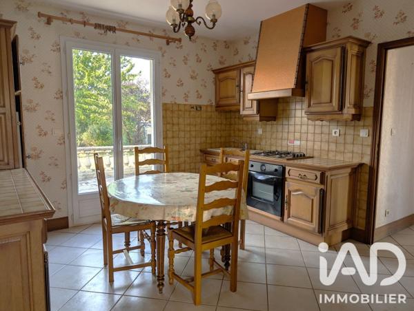 Maison à vendre 8 pièces 159,96 m² Saint-Yrieix-sur-Charente