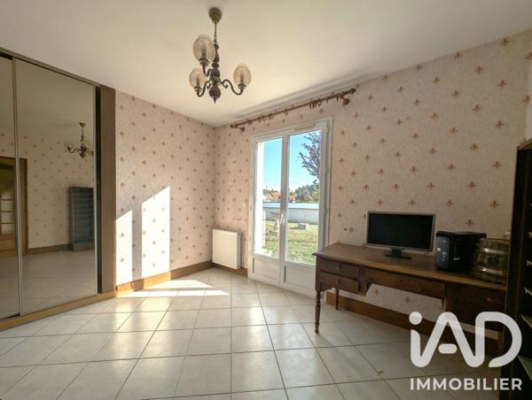 Maison à vendre 8 pièces 159,96 m² Saint-Yrieix-sur-Charente