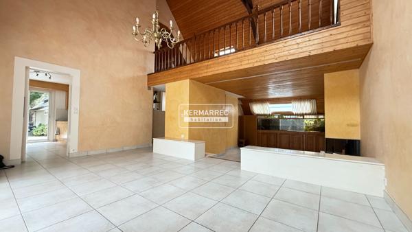 Maison 8 pièces – 162 m² environ à La Chapelle-sur-Erdre (ref : 1365B)