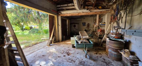 Maison de 163 m2 avec appartement indépendant et Entrepôt de 90 m²