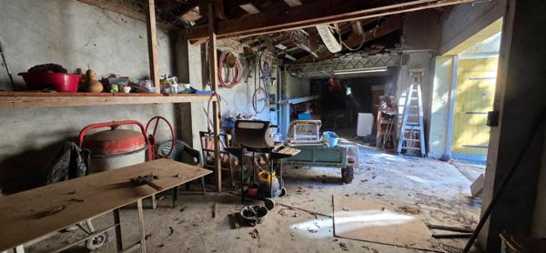 Maison de 163 m2 avec appartement indépendant et Entrepôt de 90 m²