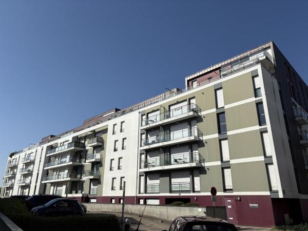 Appartement T3 à louer - 68 m² (réf : 521163)
