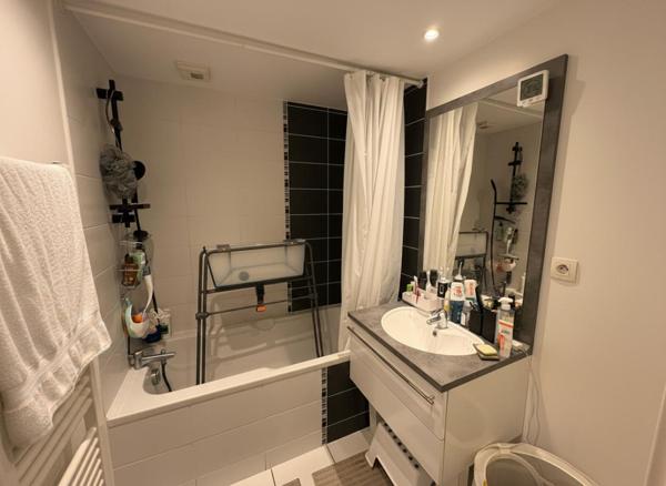 Appartement T3 à louer - 68 m² (réf : 521163)