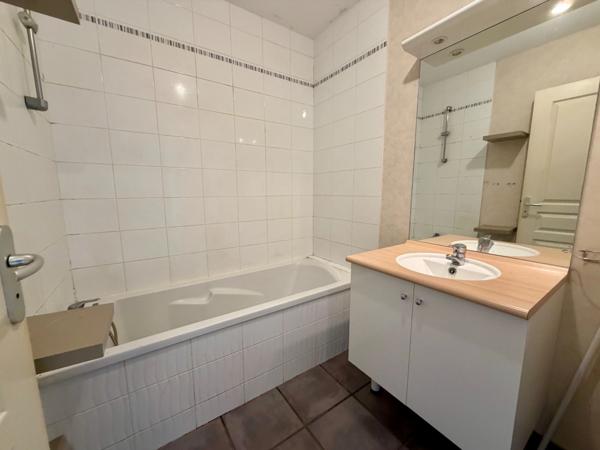 Dpt Maine et Loire (49), à vendre PELLOUAILLES LES VIGNES appartement T2