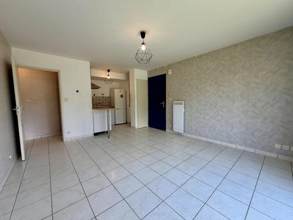 Dpt Maine et Loire (49), à vendre PELLOUAILLES LES VIGNES appartement T2