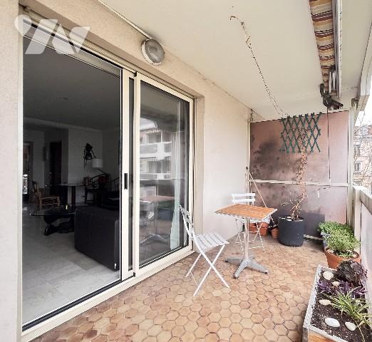 LYON 6eme, proche Lafayette, lumineux T3 traversant de 75,43 m² avec balcon et garage double en sus.