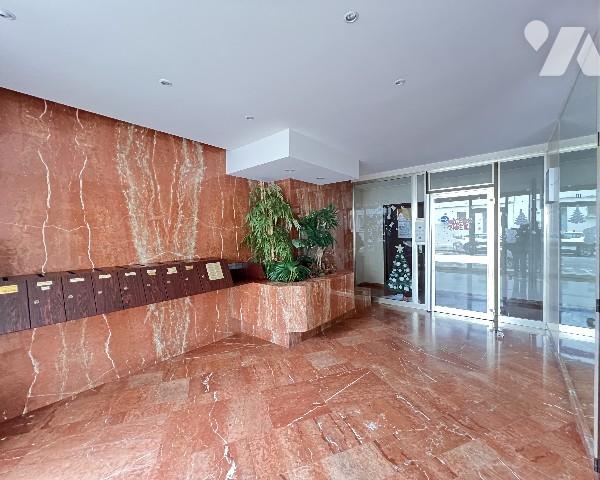 LYON 6eme, proche Lafayette, lumineux T3 traversant de 75,43 m² avec balcon et garage double en sus.