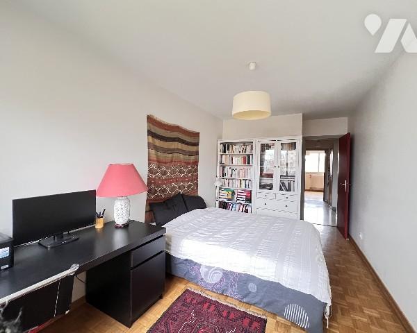 LYON 6eme, proche Lafayette, lumineux T3 traversant de 75,43 m² avec balcon et garage double en sus.