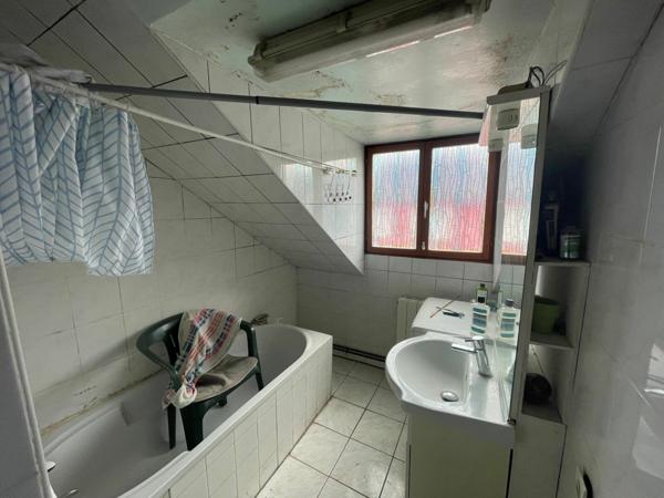 Immeuble à vendre    8 pièces • 246 m2 Évreux