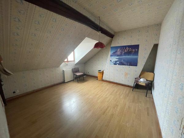 Immeuble à vendre    8 pièces • 246 m2 Évreux