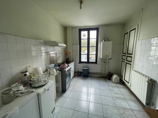 Immeuble à vendre    8 pièces • 246 m2 Évreux