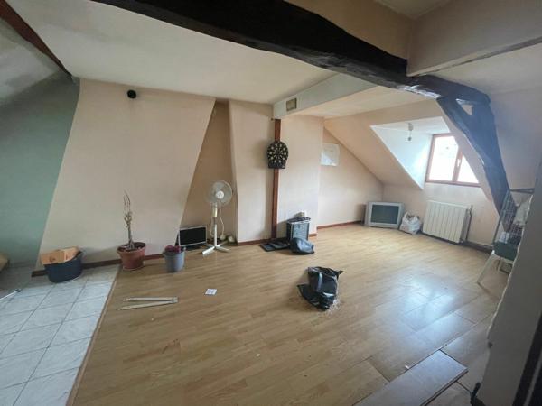 Immeuble à vendre    8 pièces • 246 m2 Évreux