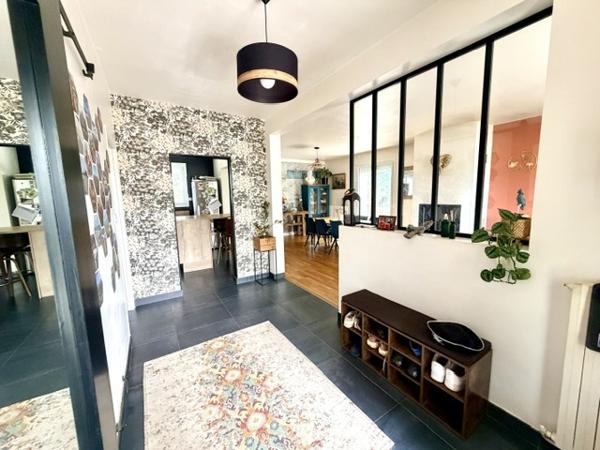 MAISON 5 CHAMBRES SUR SOUS SOL