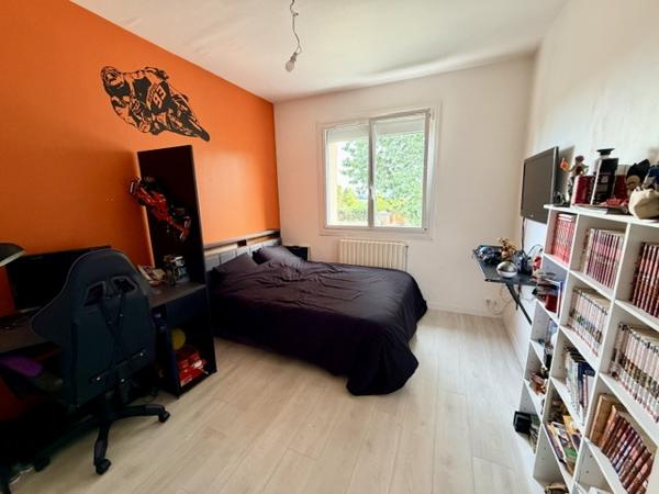 MAISON 5 CHAMBRES SUR SOUS SOL