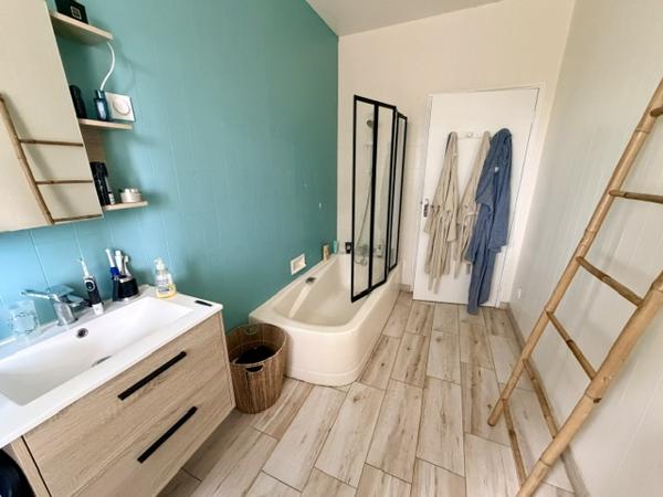 MAISON 5 CHAMBRES SUR SOUS SOL