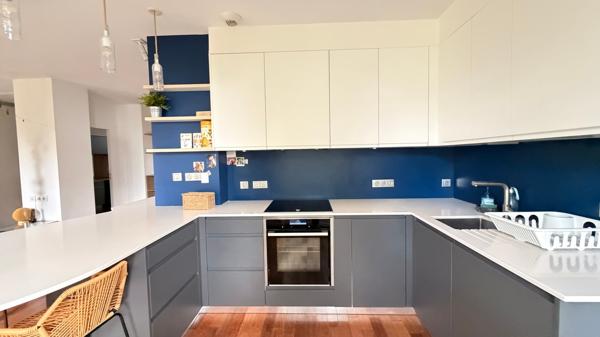 Appartement t3 - jardin - 2 parkings - studio attenant