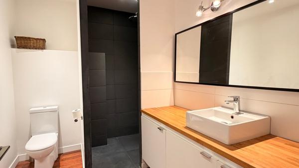 Appartement t3 - jardin - 2 parkings - studio attenant