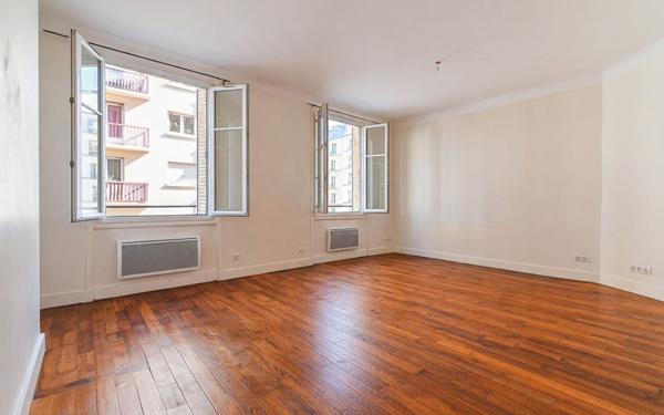 Appartement à vendre    3 pièces • 63 m2 Paris 18
