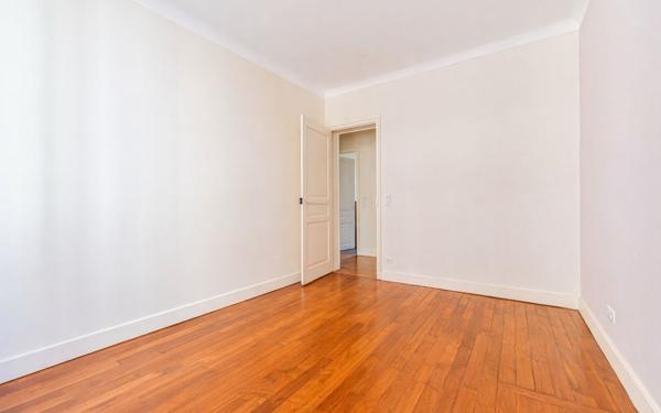 Appartement à vendre    3 pièces • 63 m2 Paris 18
