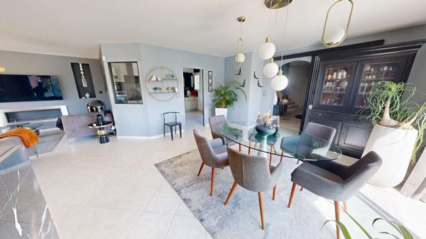 A Carcassonne, Villa avec piscine, garage et jardin.