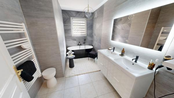 A Carcassonne, Villa avec piscine, garage et jardin.