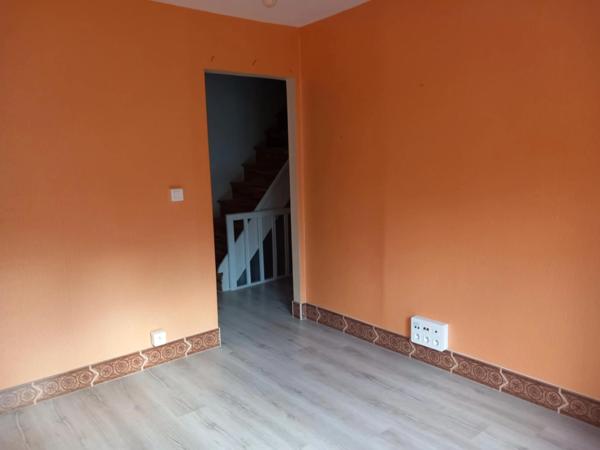 adorable maison au calme idéal premier achat ou investisseur , la Roche, Thiers