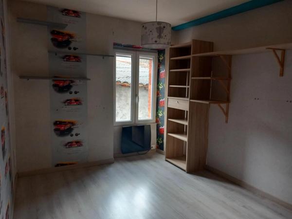 adorable maison au calme idéal premier achat ou investisseur , la Roche, Thiers