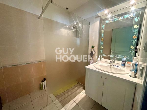 Maison sans vis à vis avec terrasse et garage - Bages