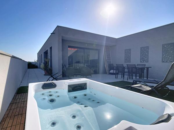 APPARTEMENT AVEC TERRASSE DANS RÉSIDENCE DE STANDING AU COEUR DE PAREMPUYRE.