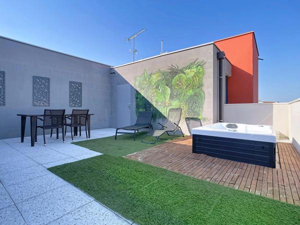 APPARTEMENT AVEC TERRASSE DANS RÉSIDENCE DE STANDING AU COEUR DE PAREMPUYRE.
