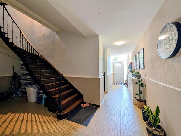 Ensemble immobilier de caractère au cœur de Saint-Savin – 719 m² de potentiel, avec logements loués