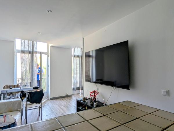 Ensemble immobilier de caractère au cœur de Saint-Savin – 719 m² de potentiel, avec logements loués