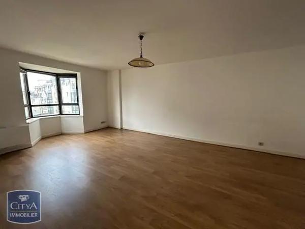 Appartement à louer 3 pièces 83.44m² Tours (37000)