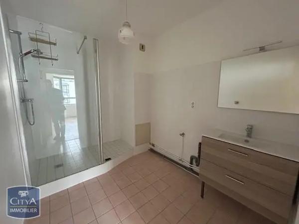 Appartement à louer 3 pièces 83.44m² Tours (37000)