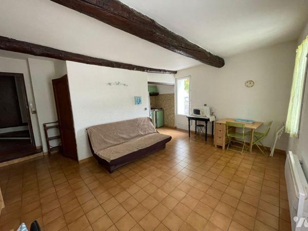 A vendre - Manosque (04) - Alpes de Haute Provence: Studio a rénover d'env 32,23 m², situé au 1...