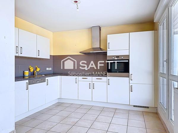 Dernier étage, tram au pied, terrasse 29 m²