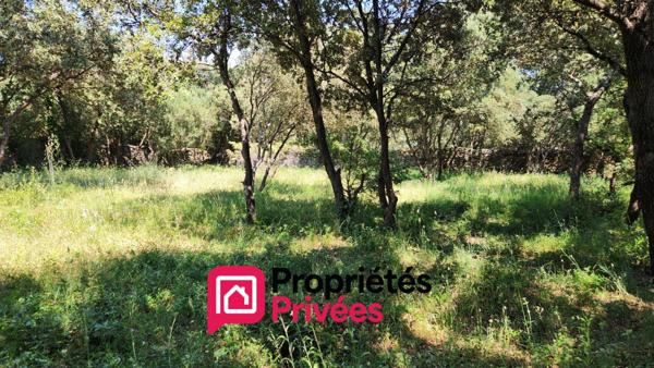 Uzès, terrain de 2600 m2