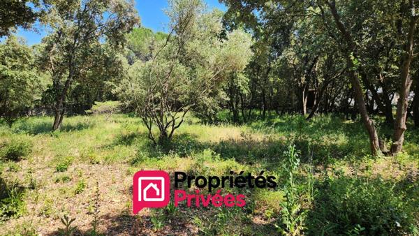 Uzès, terrain de 2600 m2